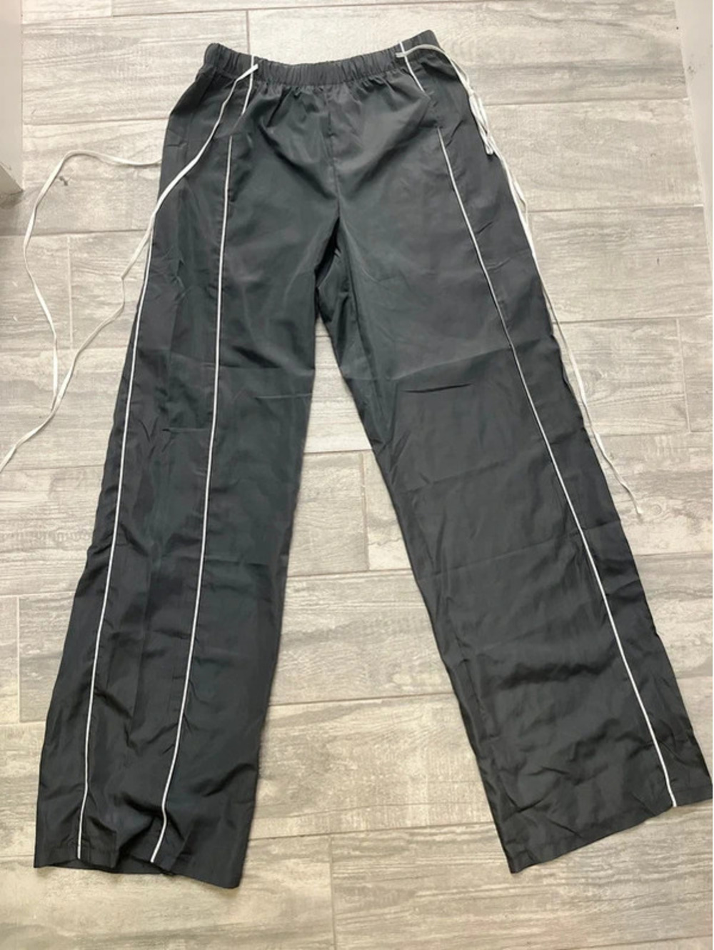Edikted Wide Leg Gray Track pants